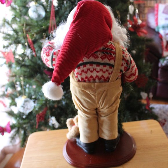 Vintage Old World Santa 17 inches on Wooden base - Picture 3 of 3